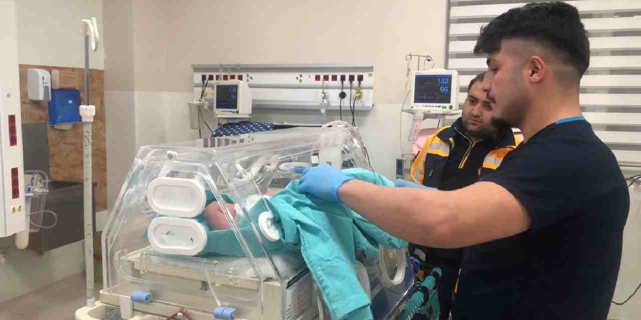 Tatvan'da Multiorgan Yetmezliği Olan Bebek  Uçak Ambulansla İzmir'e Sevk Edildi