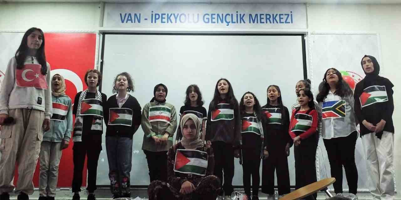 Van'daki Ortaokul Öğrencileri Filistin Soykırımına Dikkat Çekti