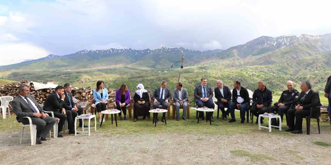 Bitlis Valisi Erol Karaömeroğlu Şehit Aileleri ve Gazileri Ziyaret Etti