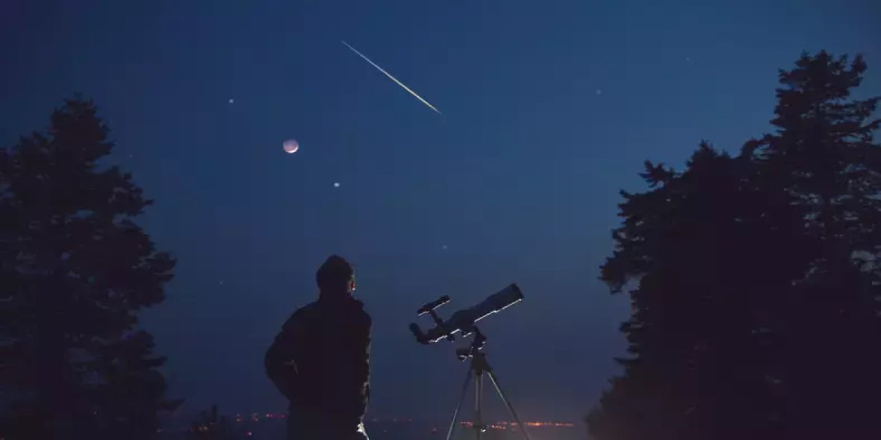 Gökyüzünden yıldız yağacak! 33 yılda bir olan Leonid meteor yağmurunun zirve yapacağı tarih ortaya çıktı!