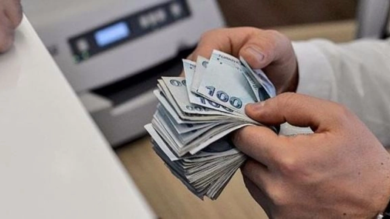 Bitlis'te emeklilere uygun kredi fırsatı! Bankaya gitmeye bile gerek yok... Günlük 205 TL ödeyene 80 bin TL verilecek